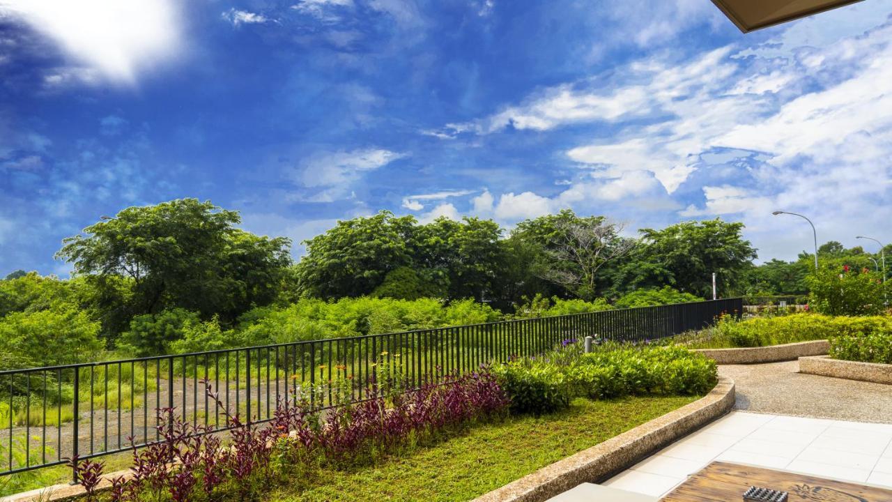 Azalea Suites Cikarang By Jayakarta Group المظهر الخارجي الصورة