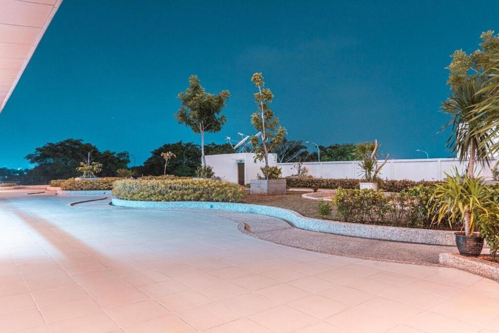 Azalea Suites Cikarang By Jayakarta Group المظهر الخارجي الصورة